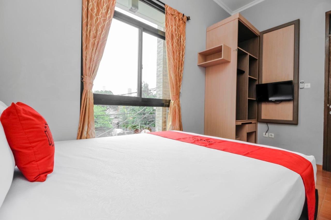 Готель Reddoorz Near Manggarai Station 2 Джакарта Екстер'єр фото