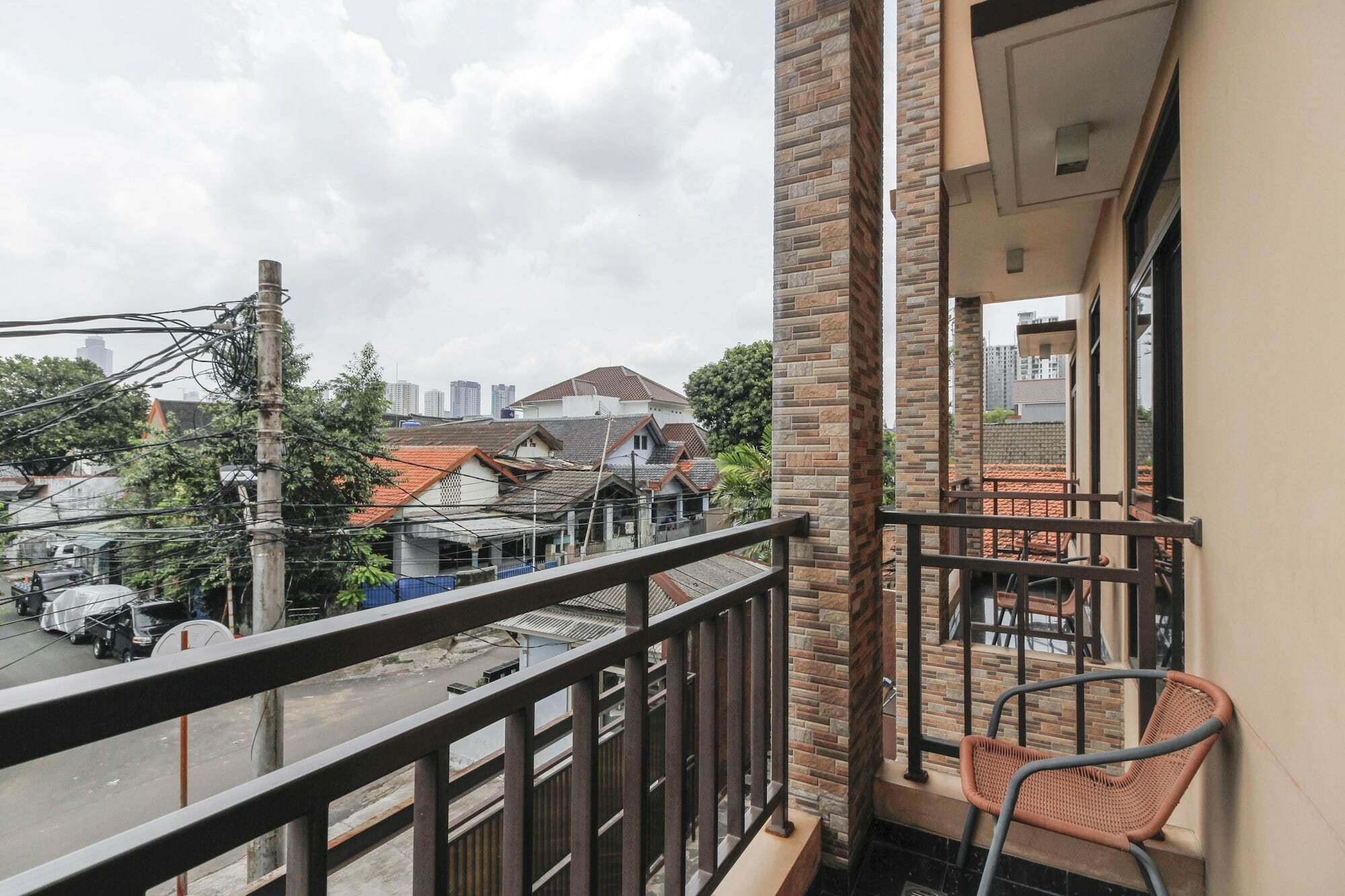 Готель Reddoorz Near Manggarai Station 2 Джакарта Екстер'єр фото